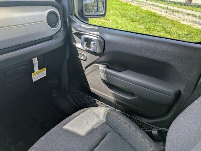 new 2025 Jeep Gladiator car, priced at $37,380