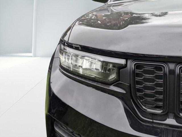 new 2025 Jeep Grand Cherokee car, priced at $37,225