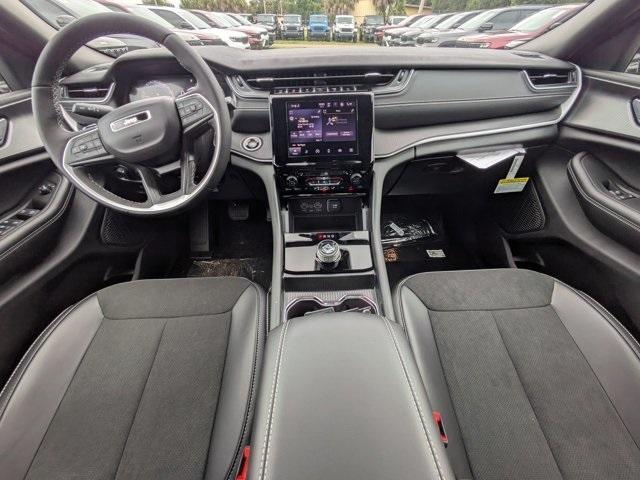 new 2025 Jeep Grand Cherokee car, priced at $37,225