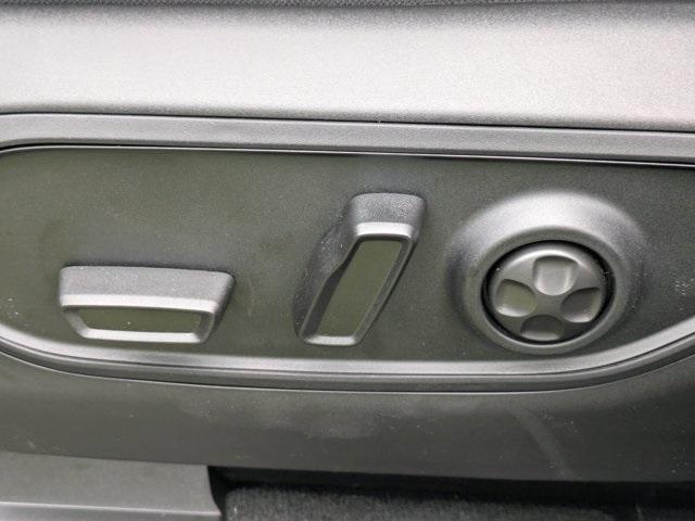 new 2025 Jeep Grand Cherokee car, priced at $37,225