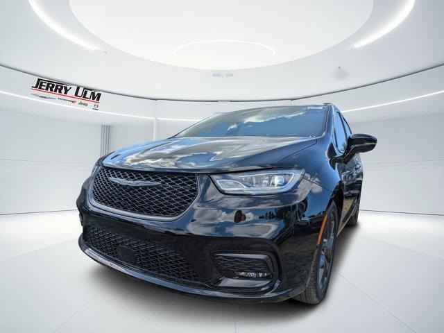 new 2026 Chrysler Pacifica car, priced at $49,785