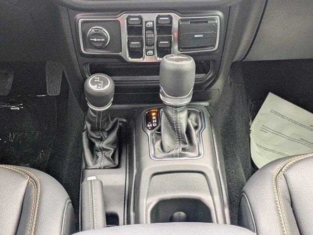 new 2025 Jeep Gladiator car, priced at $38,280