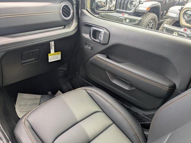 new 2025 Jeep Gladiator car, priced at $38,280