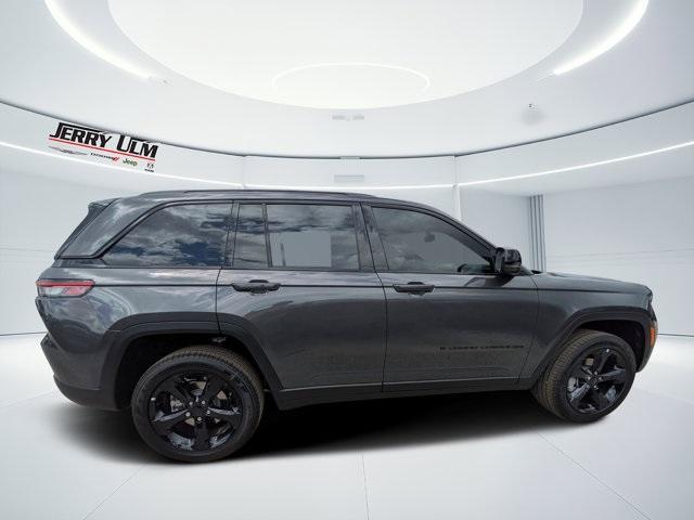 new 2025 Jeep Grand Cherokee car, priced at $38,220