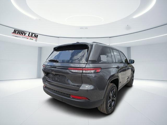 new 2025 Jeep Grand Cherokee car, priced at $38,220