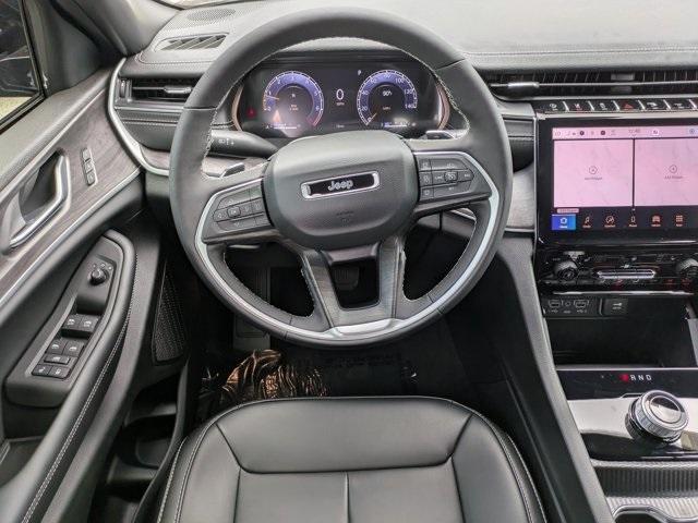 new 2025 Jeep Grand Cherokee car, priced at $38,220