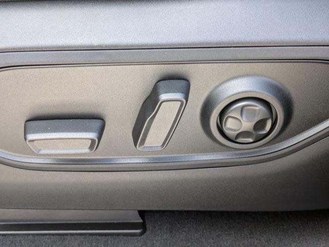 new 2025 Jeep Grand Cherokee car, priced at $40,735