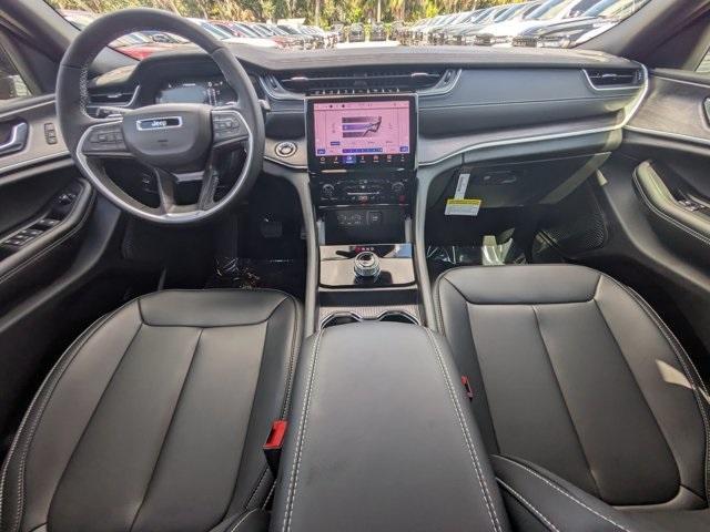 new 2025 Jeep Grand Cherokee car, priced at $40,735