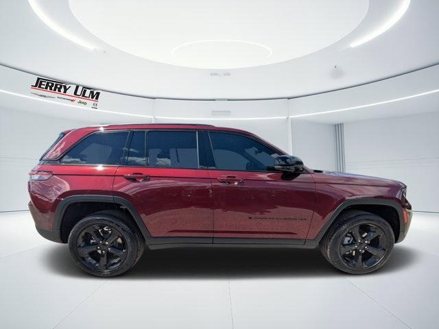 new 2025 Jeep Grand Cherokee car, priced at $40,735