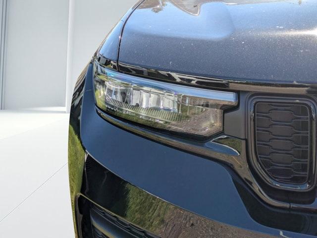 new 2025 Jeep Grand Cherokee car, priced at $37,370