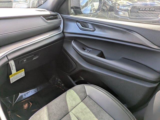 new 2025 Jeep Grand Cherokee car, priced at $36,375