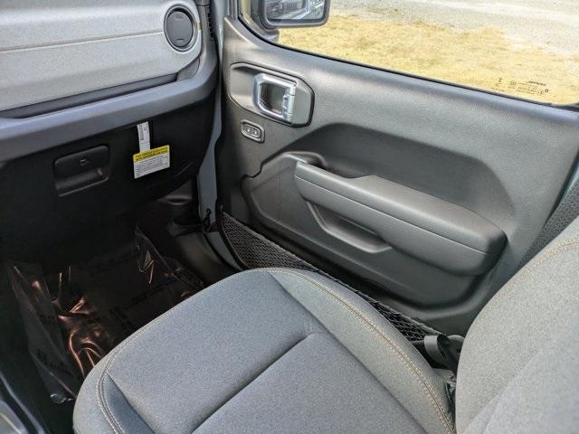 new 2026 Jeep Wrangler car, priced at $46,335