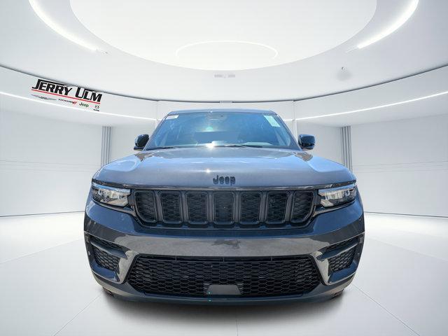 new 2025 Jeep Grand Cherokee car, priced at $35,875