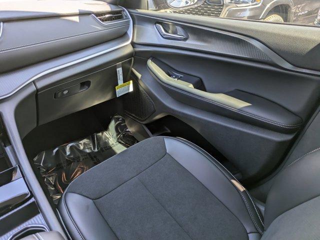 new 2025 Jeep Grand Cherokee car, priced at $35,875