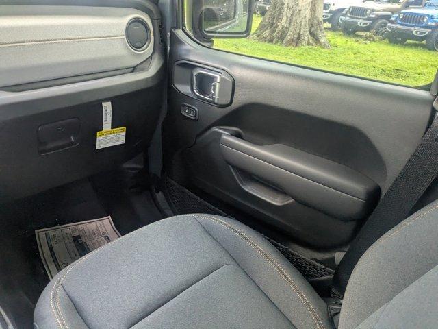 new 2025 Jeep Gladiator car, priced at $44,630