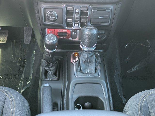 new 2025 Jeep Wrangler car, priced at $46,180