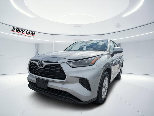 used 2023 Toyota Highlander car, priced at $29,300