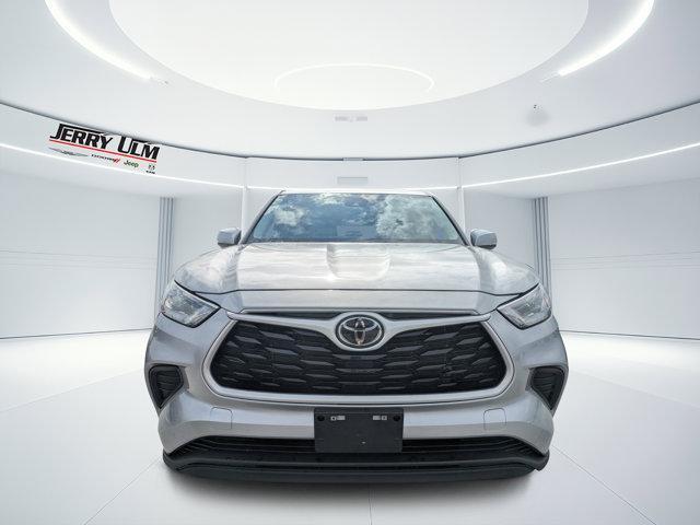 used 2023 Toyota Highlander car, priced at $29,300
