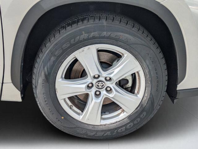 used 2023 Toyota Highlander car, priced at $29,300
