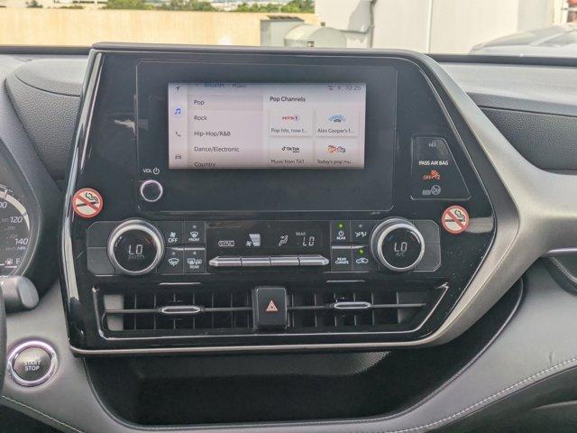 used 2023 Toyota Highlander car, priced at $29,300