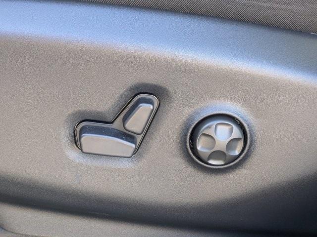 new 2026 Chrysler Pacifica car, priced at $51,065