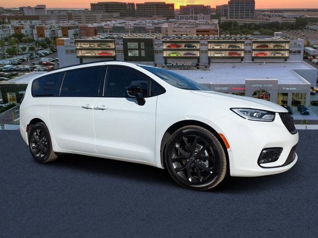 new 2026 Chrysler Pacifica car, priced at $51,065