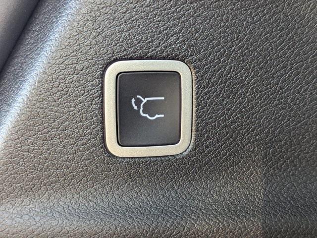 new 2026 Chrysler Pacifica car, priced at $51,065