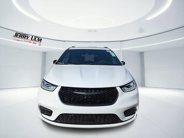 new 2026 Chrysler Pacifica car, priced at $51,065