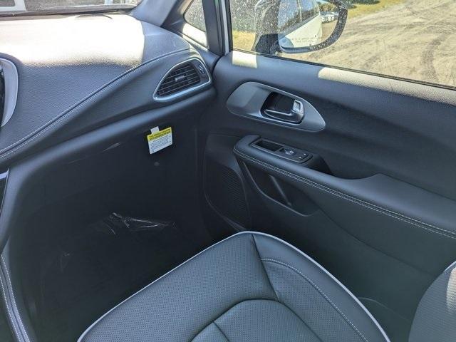 new 2026 Chrysler Pacifica car, priced at $51,065