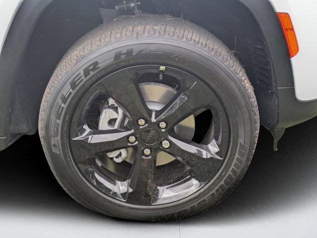 new 2025 Jeep Grand Cherokee car, priced at $36,275