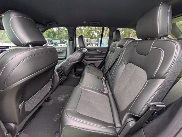 new 2025 Jeep Grand Cherokee car, priced at $36,275