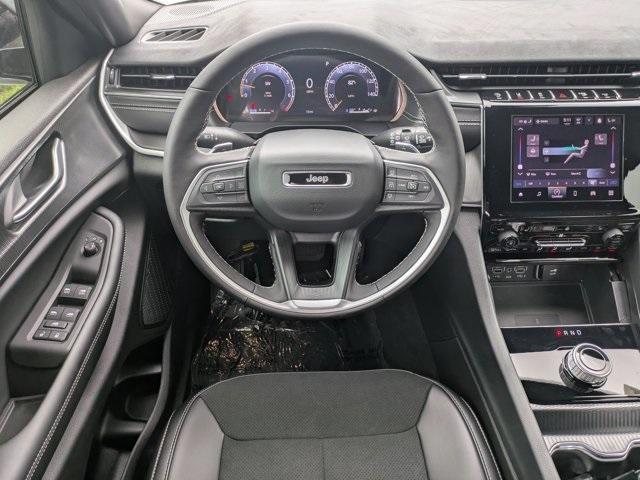 new 2025 Jeep Grand Cherokee car, priced at $36,275