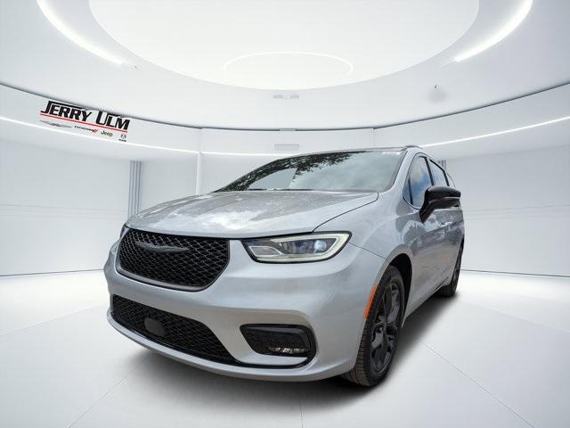 new 2026 Chrysler Pacifica car, priced at $49,980