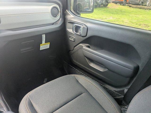 new 2025 Jeep Gladiator car, priced at $35,880