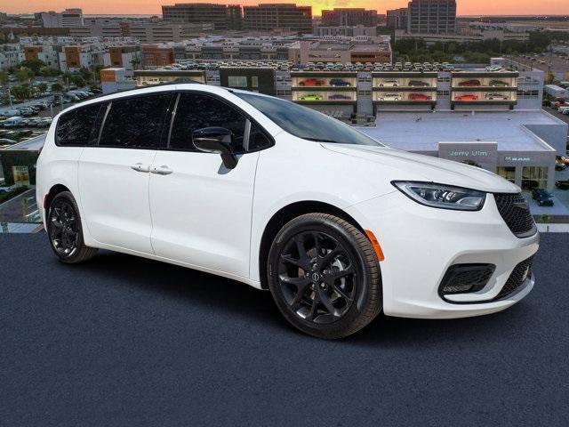 new 2026 Chrysler Pacifica car, priced at $49,785