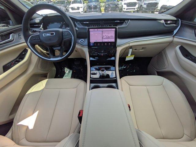 new 2025 Jeep Grand Cherokee car, priced at $43,287