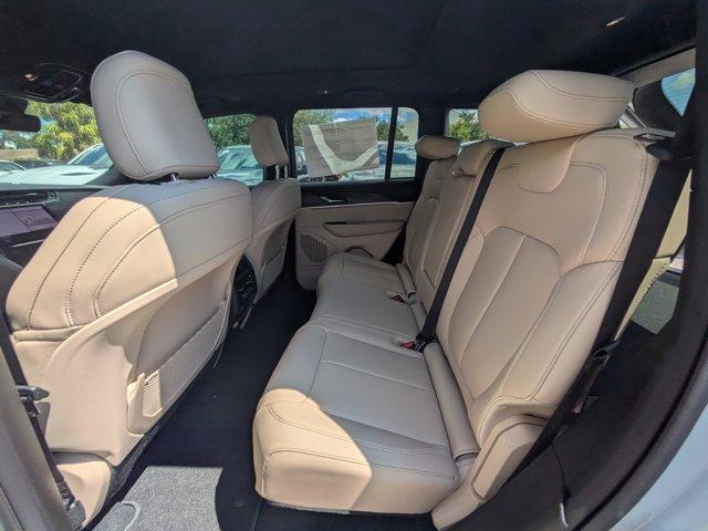 new 2025 Jeep Grand Cherokee car, priced at $43,287