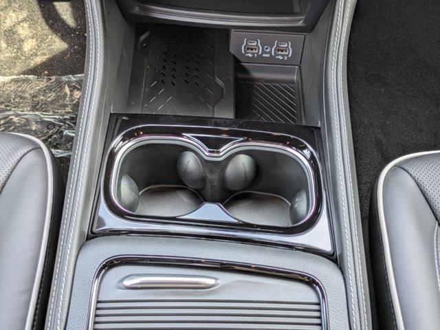 new 2025 Chrysler Pacifica car, priced at $45,631