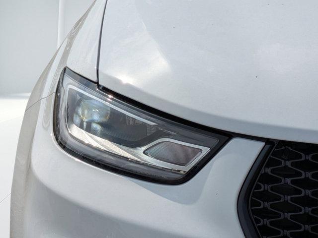 new 2025 Chrysler Pacifica car, priced at $45,631