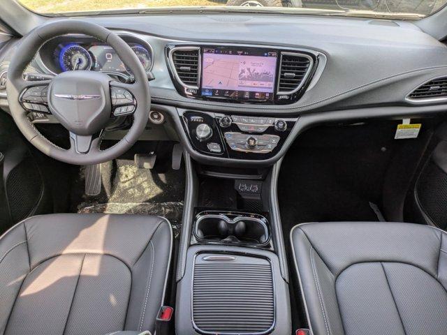 new 2025 Chrysler Pacifica car, priced at $45,631