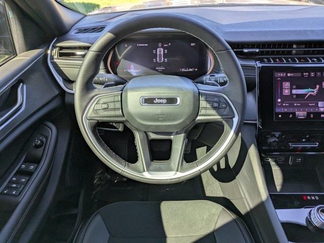 new 2025 Jeep Grand Cherokee car, priced at $38,375