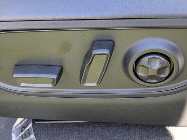 new 2025 Jeep Grand Cherokee car, priced at $38,375