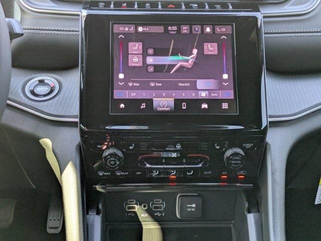 new 2025 Jeep Grand Cherokee car, priced at $38,375