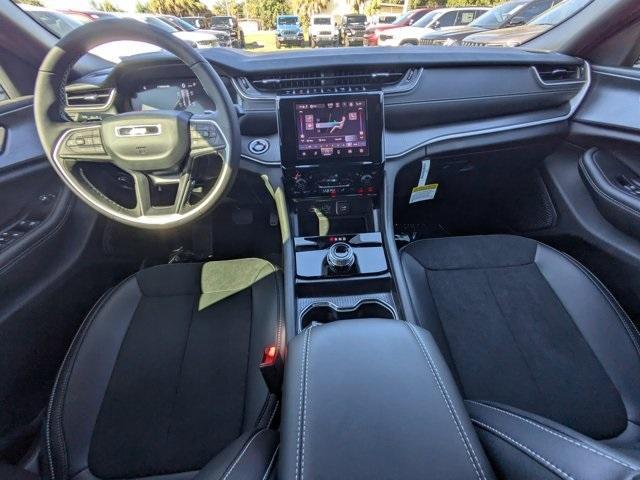 new 2025 Jeep Grand Cherokee car, priced at $38,375