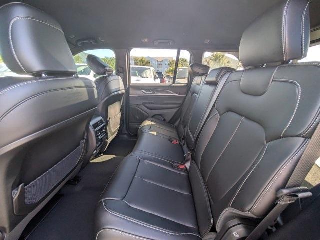 new 2025 Jeep Grand Cherokee car, priced at $36,220
