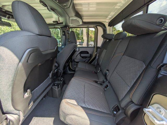 new 2025 Jeep Gladiator car, priced at $46,385