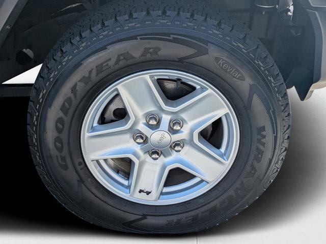 used 2020 Jeep Gladiator car, priced at $24,364