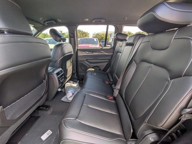 new 2025 Jeep Grand Cherokee car, priced at $38,220