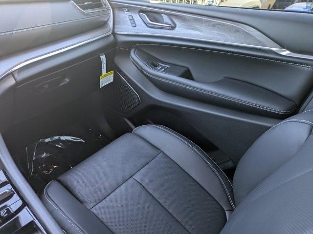 new 2025 Jeep Grand Cherokee L car, priced at $65,730