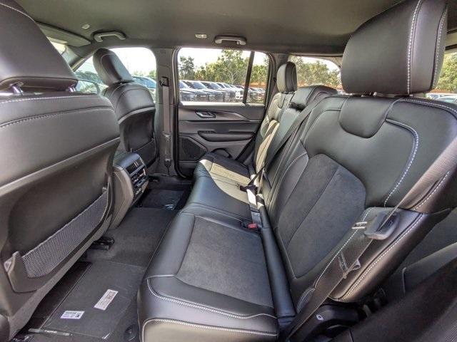 new 2025 Jeep Grand Cherokee car, priced at $35,870